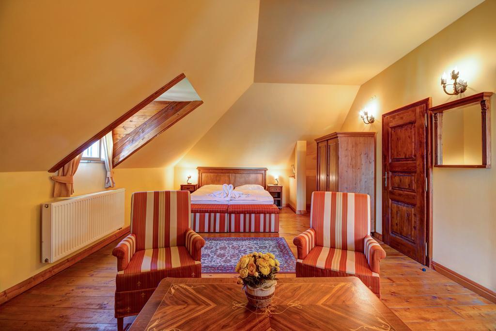Penzion Cosmopolitan I. Banska Stiavnica Bagian luar foto